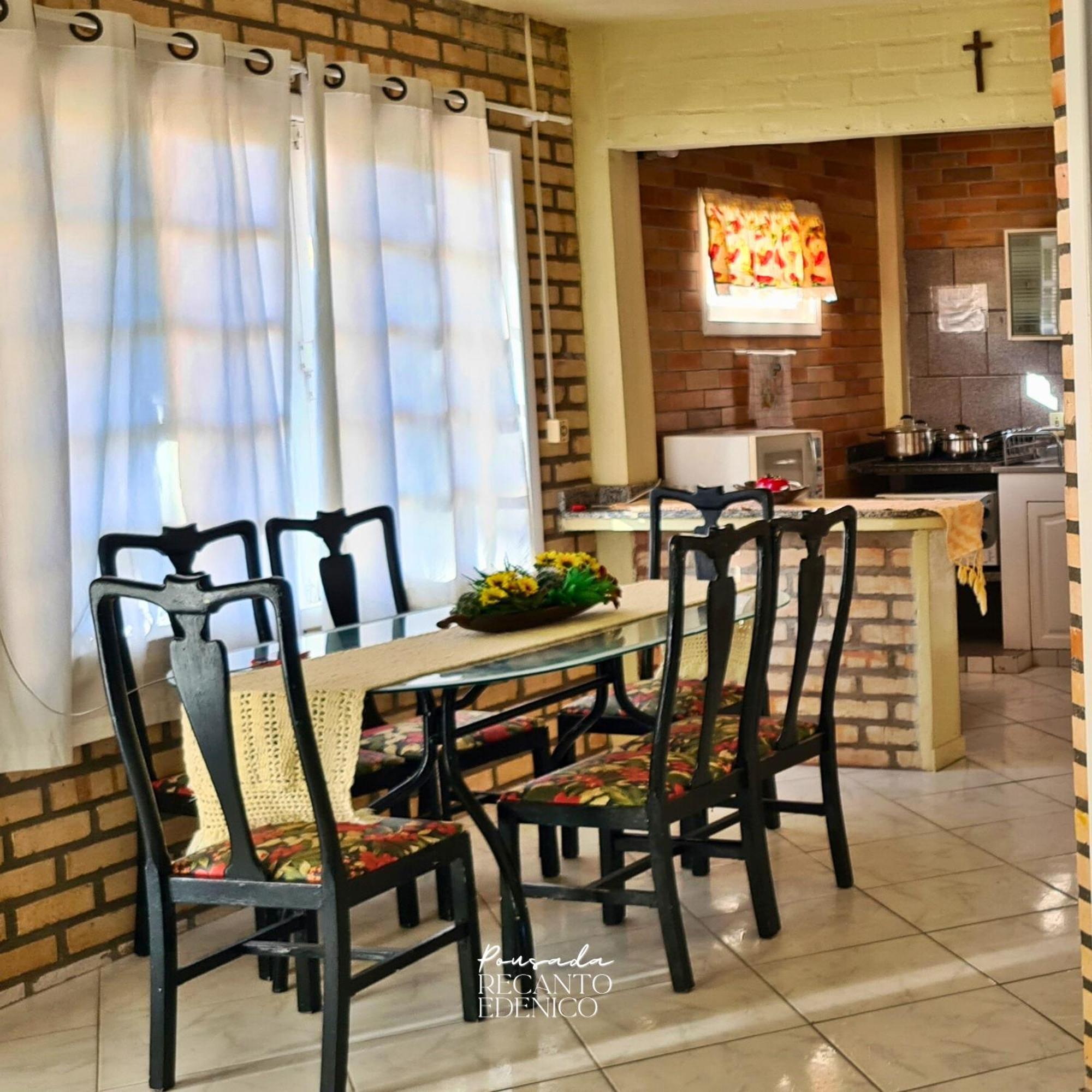 Inn Recanto Edenico - A Beira Mar Da Ponta Do Papagaio, Sc *